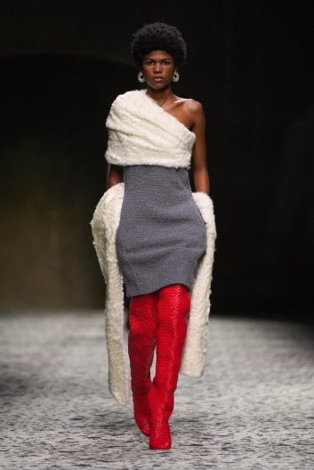 Fotoservizio/FW 23-24/WOMEN/SFILATA/BOTTEGA VENETA/DP2/20