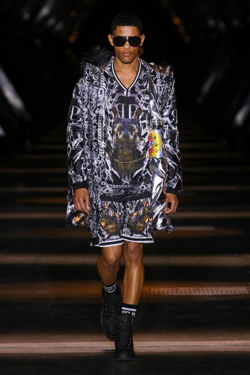 Fotoservizio/FW 23-24/WOMEN/SFILATA/PHILIPP PLEIN/DP2/62