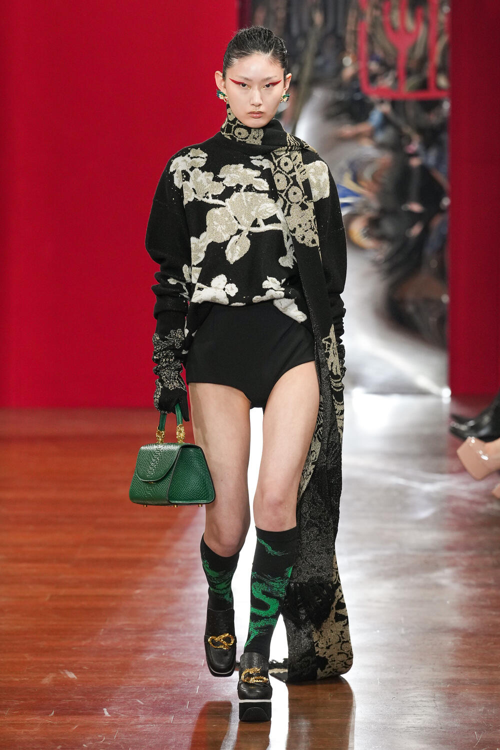 HUI WOMEN FW 23-24 - Foto #1