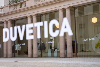 Fotoservizio/FW 23-24/WOMEN/PRESENTAZIONE/DUVETICA/DP2/5
