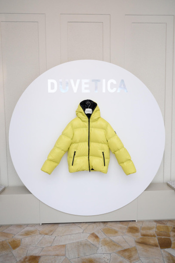 Fotoservizio/FW 23-24/WOMEN/PRESENTAZIONE/DUVETICA/DP2/25
