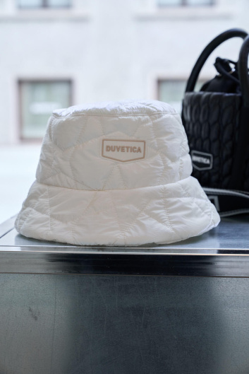 Fotoservizio/FW 23-24/WOMEN/PRESENTAZIONE/DUVETICA/DP2/35