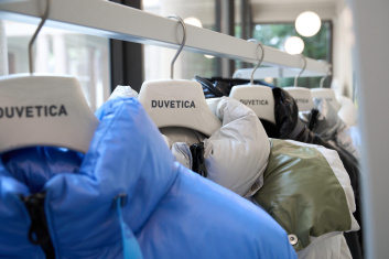 Fotoservizio/FW 23-24/WOMEN/PRESENTAZIONE/DUVETICA/DP2/40