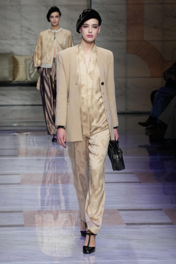 Fotoservizio/FW 23-24/WOMEN/SFILATA/GIORGIO ARMANI/DP2/3