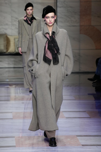 Fotoservizio/FW 23-24/WOMEN/SFILATA/GIORGIO ARMANI/DP2/17