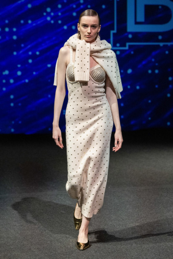 Fotoservizio/FW 23-24/WOMEN/SFILATA/LAURA BIAGIOTTI/DP2/14