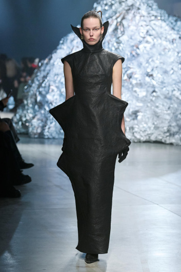 Fotoservizio/FW 23-24/WOMEN/SFILATA/ANNAKIKI/DP2/5