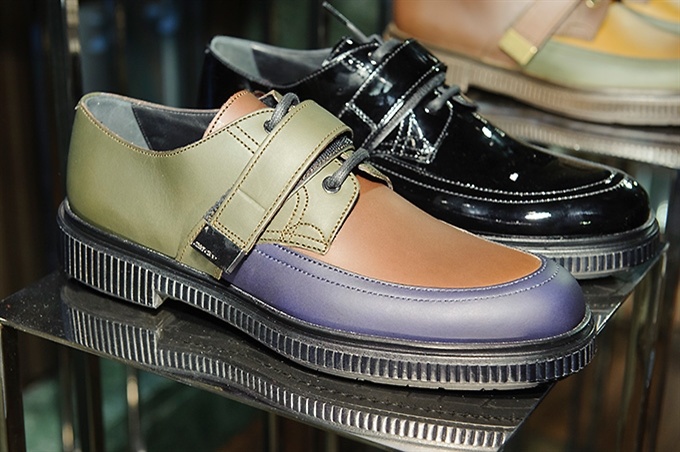 Fotoservizio/FW 2016-2017/MEN/JIMMY CHOO/DP2/24