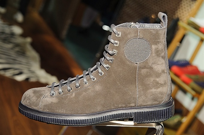 Fotoservizio/FW 2016-2017/MEN/JIMMY CHOO/DP2/33