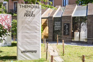 Fotoservizio/SS 2023/DESIGN/EVENTO/THEMOIRÈ/DP2/2