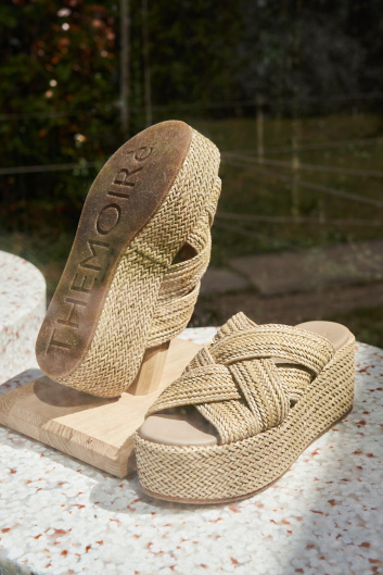 Fotoservizio/SS 2023/DESIGN/EVENTO/THEMOIRÈ/DP2/24