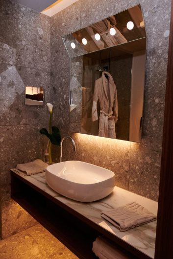 Fotoservizio/SS 2023/DESIGN/EVENTO_CULTURALE/FURLA/DP2/68