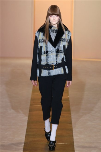 Fotoservizio/FW 2012-2013/WOMEN/MARNI/21