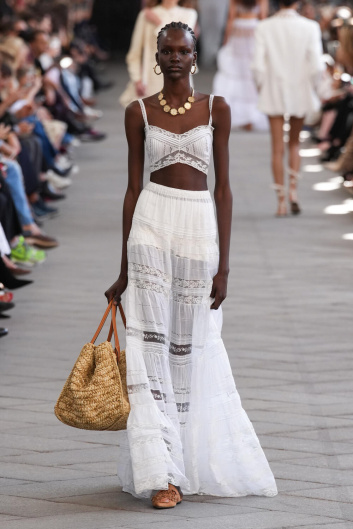 Fotoservizio/SS 2024/WOMEN/SFILATA/ERMANNO SCERVINO/DP2/5
