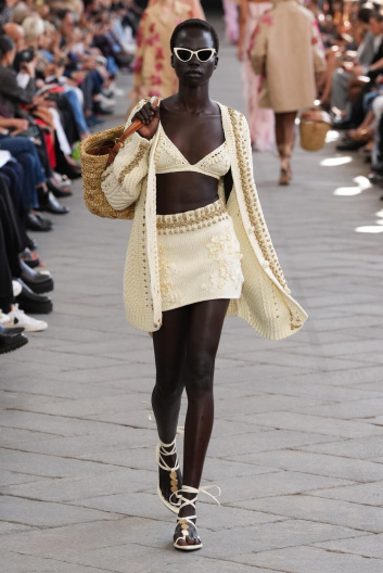Fotoservizio/SS 2024/WOMEN/SFILATA/ERMANNO SCERVINO/DP2/4