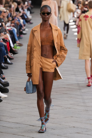 Fotoservizio/SS 2024/WOMEN/SFILATA/ERMANNO SCERVINO/DP2/7