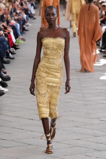 Fotoservizio/SS 2024/WOMEN/SFILATA/ERMANNO SCERVINO/DP2/0