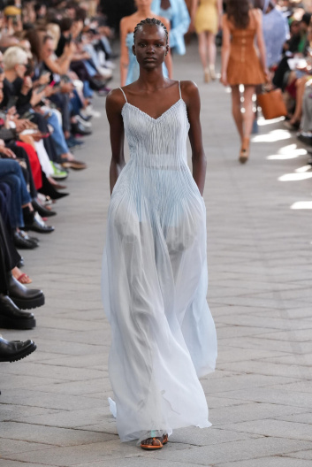 Fotoservizio/SS 2024/WOMEN/SFILATA/ERMANNO SCERVINO/DP2/10
