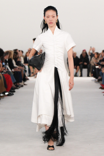 Fotoservizio/SS 2024/WOMEN/SFILATA/FERRAGAMO/DP2/2