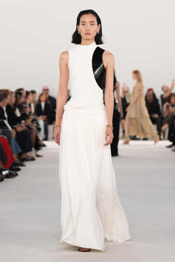 Fotoservizio/SS 2024/WOMEN/SFILATA/FERRAGAMO/DP2/11