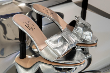 Fotoservizio/SS 2024/WOMEN/PRESENTAZIONE/AGL/DP2/15