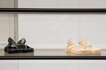 Fotoservizio/SS 2024/WOMEN/PRESENTAZIONE/AGL/DP2/8