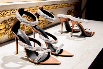Fotoservizio/SS 2024/WOMEN/PRESENTAZIONE/GIUSEPPE ZANOTTI/DP2/7
