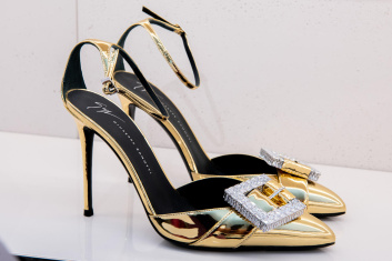 Fotoservizio/SS 2024/WOMEN/PRESENTAZIONE/GIUSEPPE ZANOTTI/DP2/21