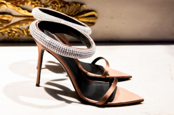 Fotoservizio/SS 2024/WOMEN/PRESENTAZIONE/GIUSEPPE ZANOTTI/DP2/15