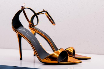 Fotoservizio/SS 2024/WOMEN/PRESENTAZIONE/GIUSEPPE ZANOTTI/DP2/28