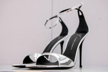 Fotoservizio/SS 2024/WOMEN/PRESENTAZIONE/GIUSEPPE ZANOTTI/DP2/29