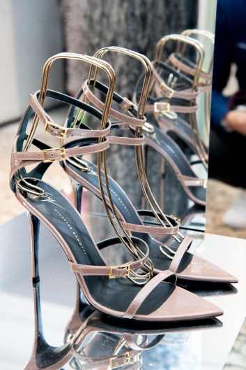 Fotoservizio/SS 2024/WOMEN/PRESENTAZIONE/GIUSEPPE ZANOTTI/DP2/33