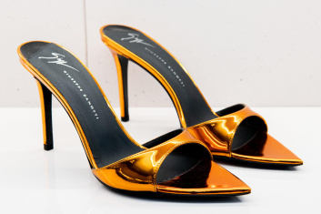 Fotoservizio/SS 2024/WOMEN/PRESENTAZIONE/GIUSEPPE ZANOTTI/DP2/25