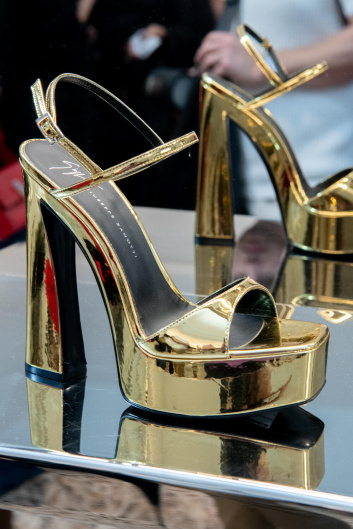 Fotoservizio/SS 2024/WOMEN/PRESENTAZIONE/GIUSEPPE ZANOTTI/DP2/49