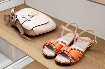 Fotoservizio/SS 2024/WOMEN/PRESENTAZIONE/POLLINI/DP2/9