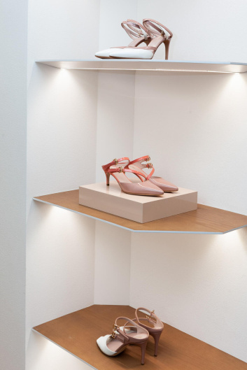 Fotoservizio/SS 2024/WOMEN/PRESENTAZIONE/POLLINI/DP2/4