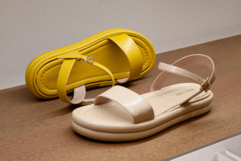 Fotoservizio/SS 2024/WOMEN/PRESENTAZIONE/POLLINI/DP2/19