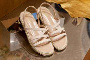 Fotoservizio/SS 2024/WOMEN/PRESENTAZIONE/POLLINI/DP2/14