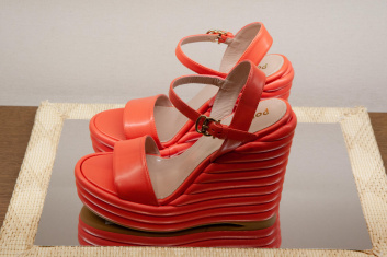 Fotoservizio/SS 2024/WOMEN/PRESENTAZIONE/POLLINI/DP2/17
