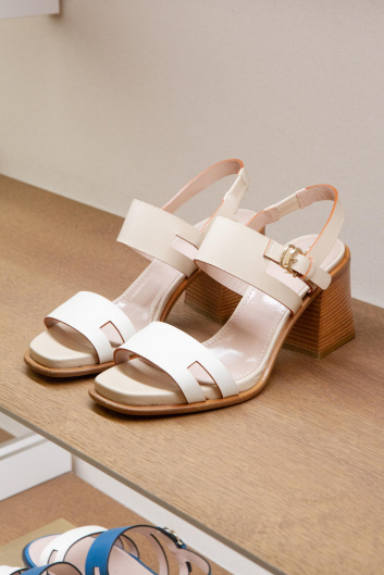 Fotoservizio/SS 2024/WOMEN/PRESENTAZIONE/POLLINI/DP2/24