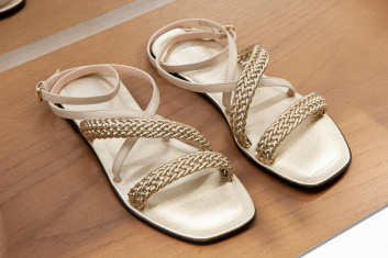 Fotoservizio/SS 2024/WOMEN/PRESENTAZIONE/POLLINI/DP2/11