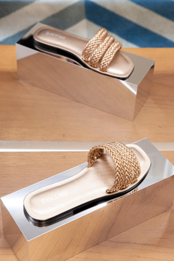 Fotoservizio/SS 2024/WOMEN/PRESENTAZIONE/POLLINI/DP2/12