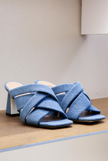 Fotoservizio/SS 2024/WOMEN/PRESENTAZIONE/POLLINI/DP2/25