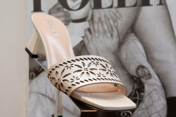 Fotoservizio/SS 2024/WOMEN/PRESENTAZIONE/POLLINI/DP2/31
