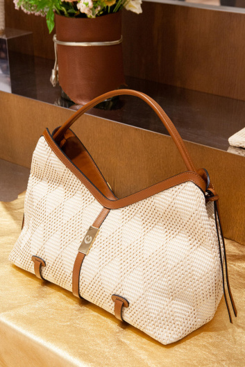 Fotoservizio/SS 2024/WOMEN/PRESENTAZIONE/POLLINI/DP2/34