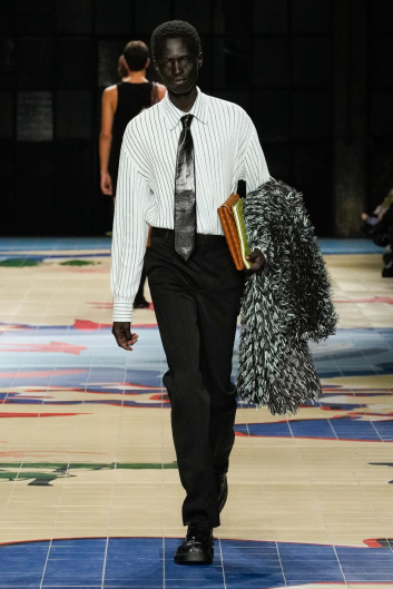 Fotoservizio/SS 2024/WOMEN/SFILATA/BOTTEGA VENETA/DP2/9