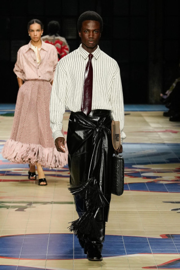 Fotoservizio/SS 2024/WOMEN/SFILATA/BOTTEGA VENETA/DP2/2