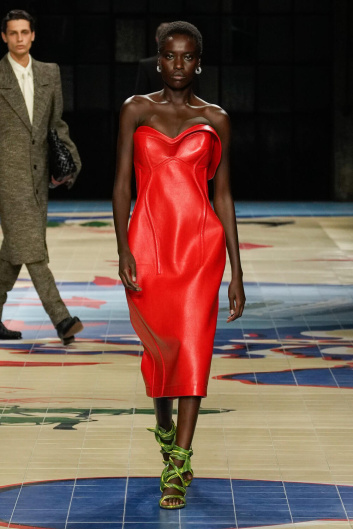 Fotoservizio/SS 2024/WOMEN/SFILATA/BOTTEGA VENETA/DP2/5