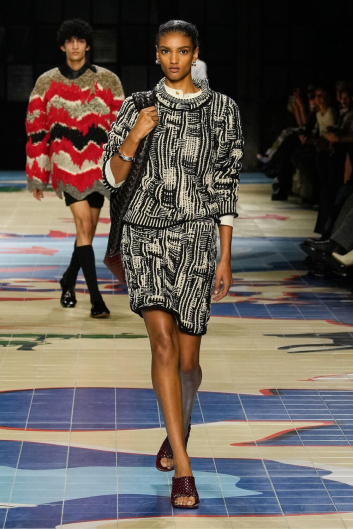 Fotoservizio/SS 2024/WOMEN/SFILATA/BOTTEGA VENETA/DP2/7