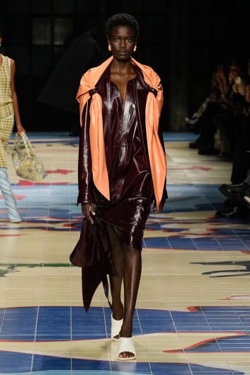 Fotoservizio/SS 2024/WOMEN/SFILATA/BOTTEGA VENETA/DP2/16